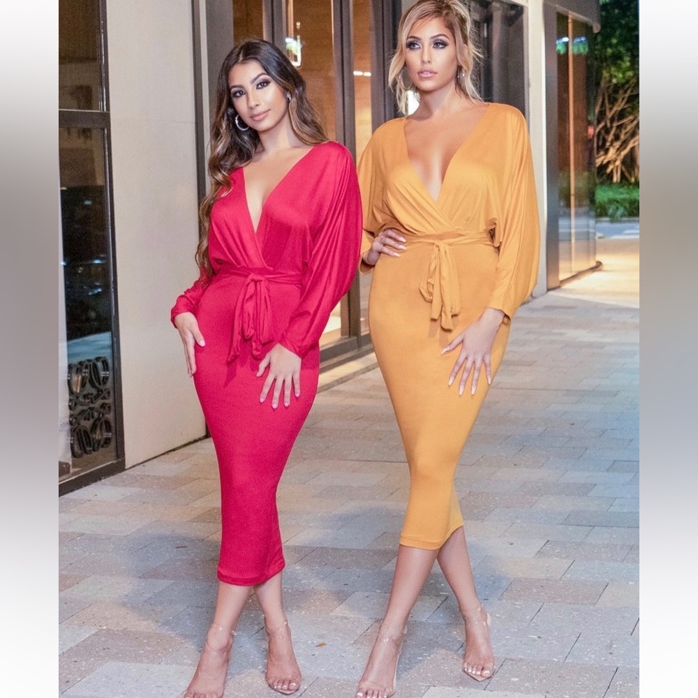 HOT MIAMI STYLES RED MIDI DRESS, S